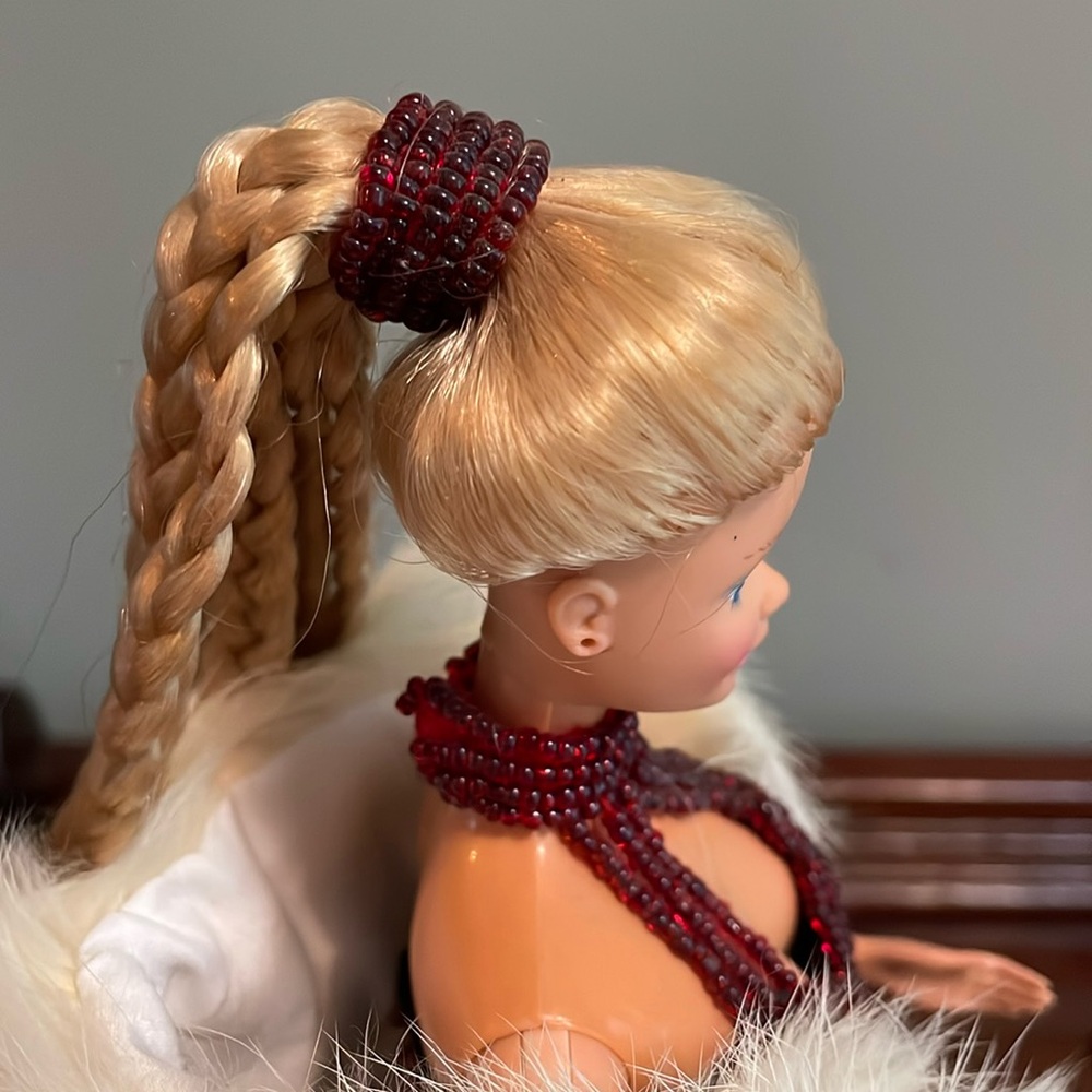1980s Barbie wearing handmade outfit with real fur. - Picture 5 of 16